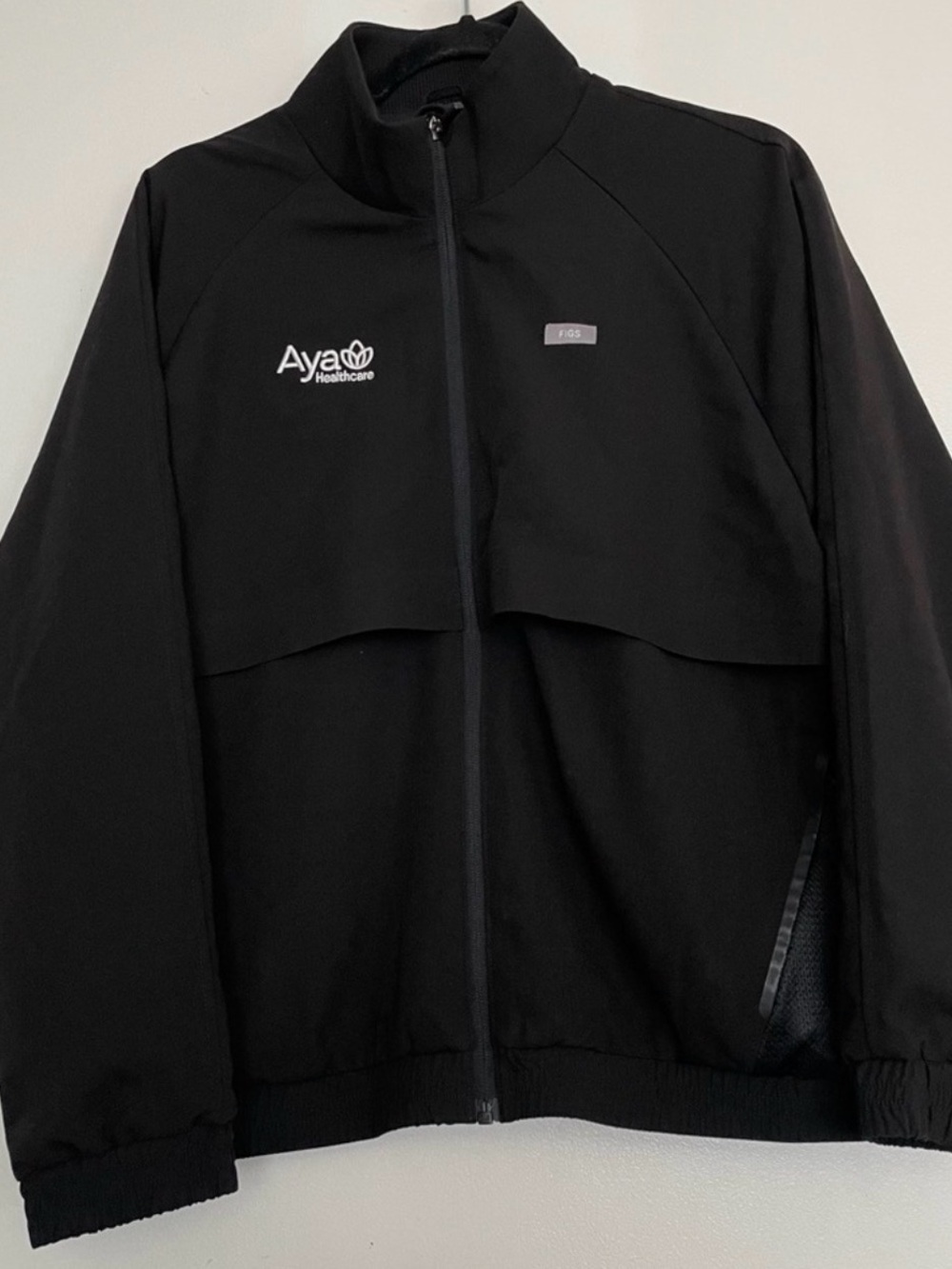 Women's FIGS Sydney Scrub Jacket
w/ Aya Healthcare Embroidery